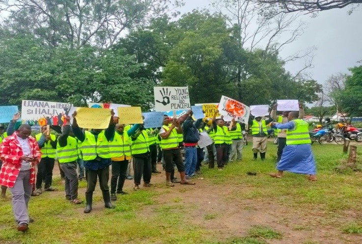 Next week, Kenyans will head to the polls to decide who will be their next governing leaders. 🗳️

Alert's @rabin_grg &amp; Daisy reflect on the risks facing the 9th August elections, and on the work being done to avoid post-election violence.

Read now: bit.ly/3P40AsW