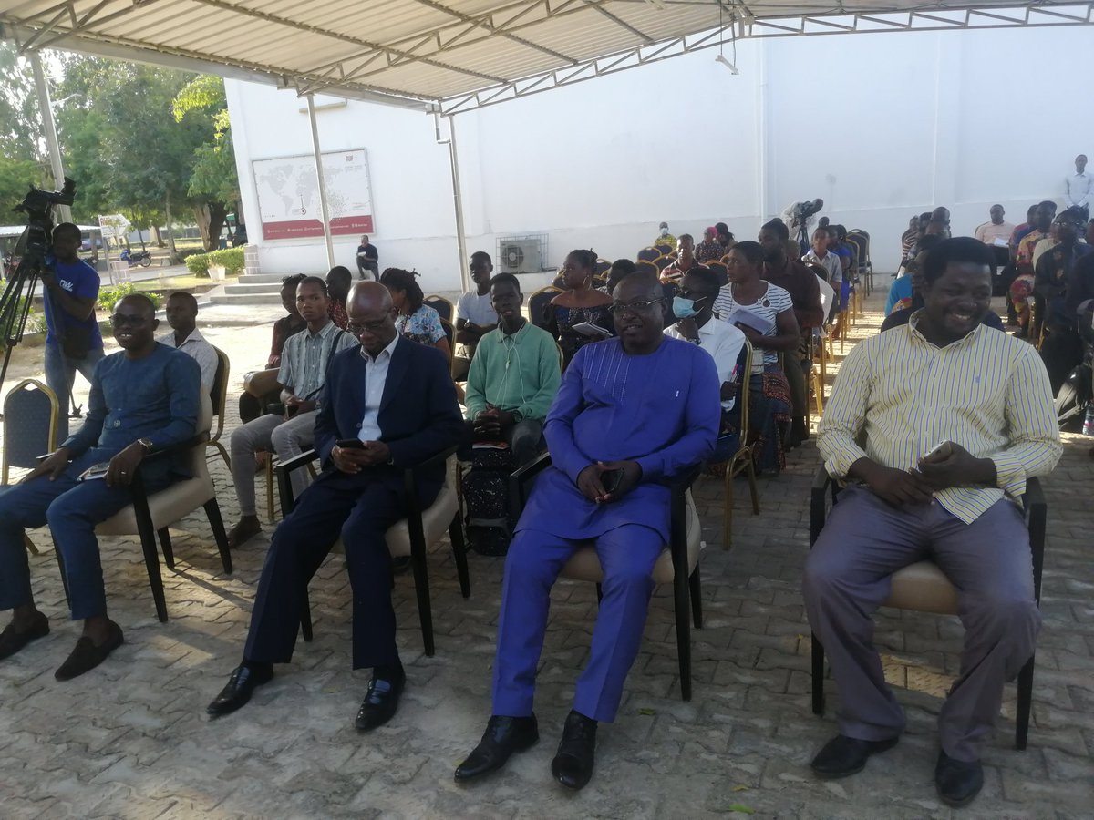 amelnaud's tweet photo. @AufTogo Mot de lancement du Concours  "Mon Idée, mon entreprise" par le 1er Vice President de l'université de Lomé @UniveLomeTg  en présence du  représentant de l'@KaraUniversite @auf_org  @AUF_AfriquOuest https://t.co/SmtkHMtz36