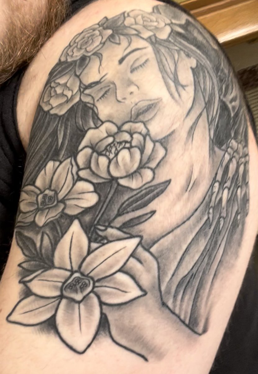 only_brutus's tweet photo. I realized that I never posted pictures of the tattoo once it healed. I never even posted the outline on here🙃. (I know the pictures are scuffed but I’m at work rn, so hush) https://t.co/iehdtjGAqP