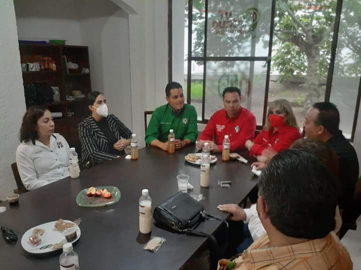 Recibimos en el <a href="/PRIDurangoMpal/">PRImunicipalDurango</a> a nuestro presidente estatal <a href="/yanez_arturo/">Arturo Yáñez</a> 
Grandes saldos electorales en la capital del estado y ahora a planear lo que se viene. 
Hoy más que nunca !! Que viva el PRI 😀 Va X Durango ✌️