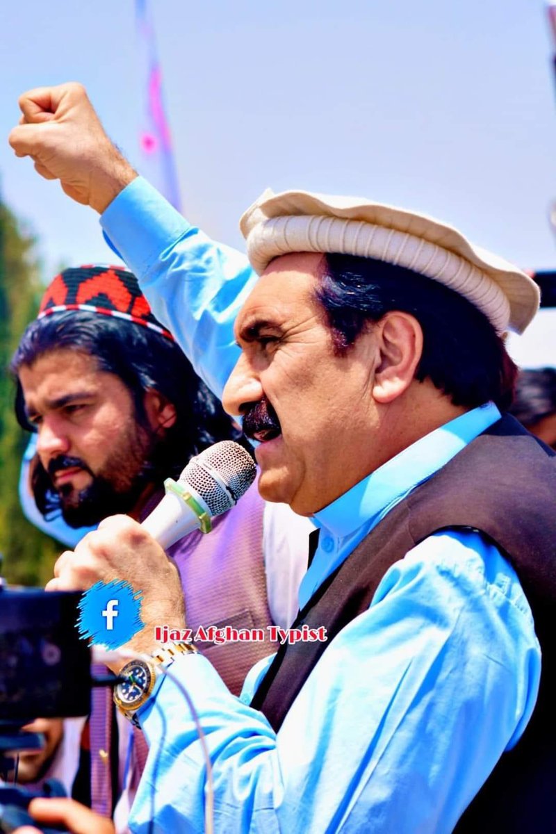 GilamanPashten's tweet photo. پهٔ شمالی وزیرستان کې د اتمانزائ قبیلې یعنی وزیر او داوړ له خوا د وزیرستان د بشپړ امن لپاره د شلو ورځو څخه پرلت دوام لری ، که ټول افغانان پښتانهٔ یې کلکه ملګرتیا وکړی کیدې شی چې زمونږ د ازادۍ او خپلواکۍ سبب وګرځی 
#WaziristanSitIn4Peace
#StopViolenceAgainstAfgRefugees https://t.co/wYcLabMsGq