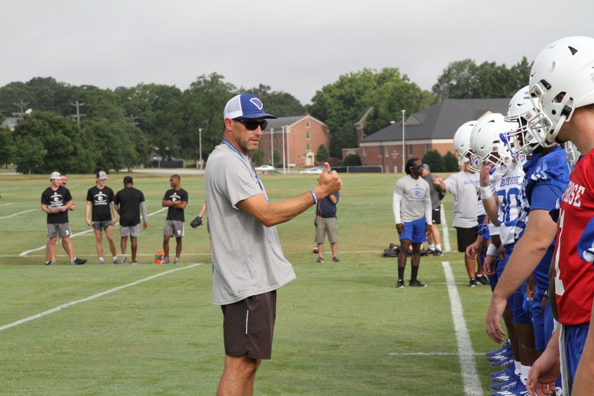 BlueHoseFB's tweet photo. Blue Hose Open Fall With High Energy Practice

📰: https://t.co/8CHBVJE3z2

#GoBlueHose https://t.co/s3Ta3D9VFY