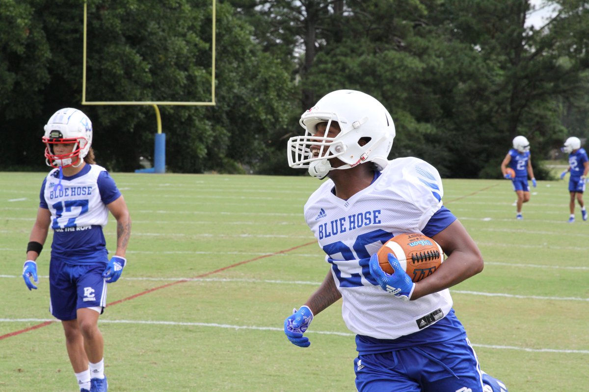 BlueHoseFB's tweet photo. Blue Hose Open Fall With High Energy Practice

📰: https://t.co/8CHBVJE3z2

#GoBlueHose https://t.co/s3Ta3D9VFY