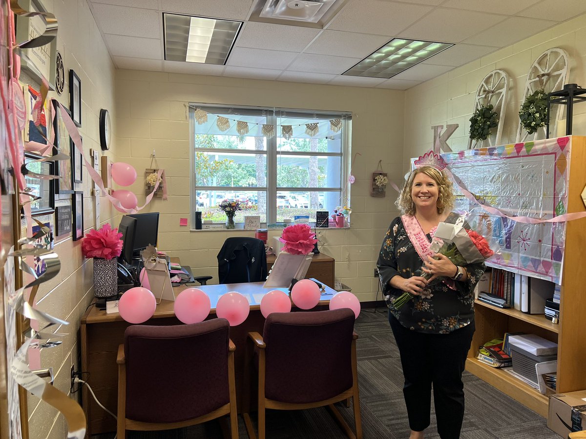 pmepelicans's tweet photo. Happy Birthday, Birthday Princess, Mrs. Kovis, from your Leadership Team!#kovis https://t.co/46jaFcPnlt