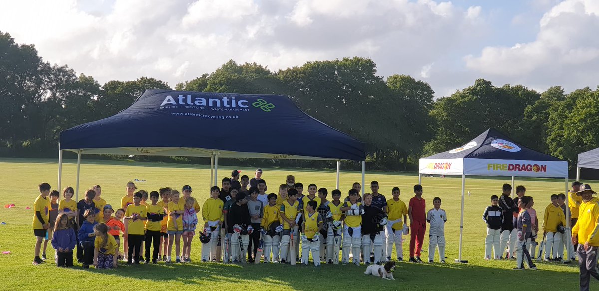 welshcricketpod's tweet image. A team in yellow and grey!

Hear @SohRauf talk about all the efforts made by the many volunteers with @LlandaffCC to encourage the participation of juniors at the club.

And a lot more besides.

#wearewelshcricket
#crickethistory
#cardiffcommunity