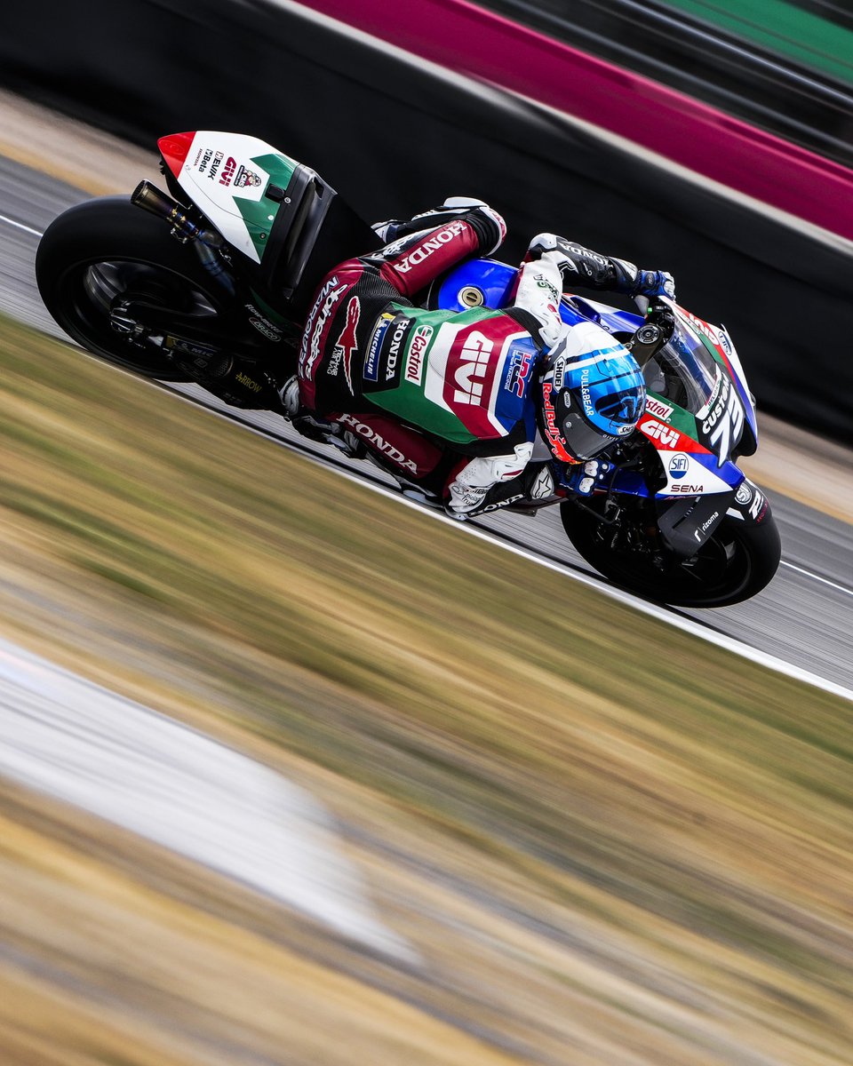 ACManagement_'s tweet photo. De vuelta al mundial de @MotoGP en el mítico circuito de Silverstone tras unas semanas de parón veraniego! A por la segunda mitad de temporada 💪🏽

Back to the business at the mythical track of Silverstone! Let's go for the second half of the season!💪🏽
#ACManagement #AM73 https://t.co/1wfJGQBJXc