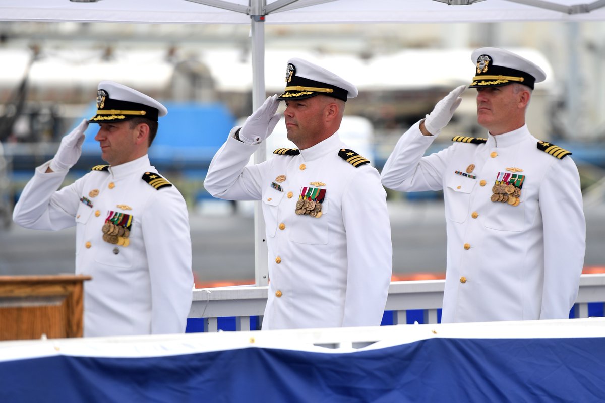 GrotonSubs's tweet image. Today a #Colorado native completed a successful command tour aboard the #submarine USS Colorado (SSN 788). #ColoradoSprings native CDR Storz turned command over to CDR Beam in a ceremony in Groton, CT. For more on today's event, click here: bit.ly/3Jx0cSG #USNavy #subs