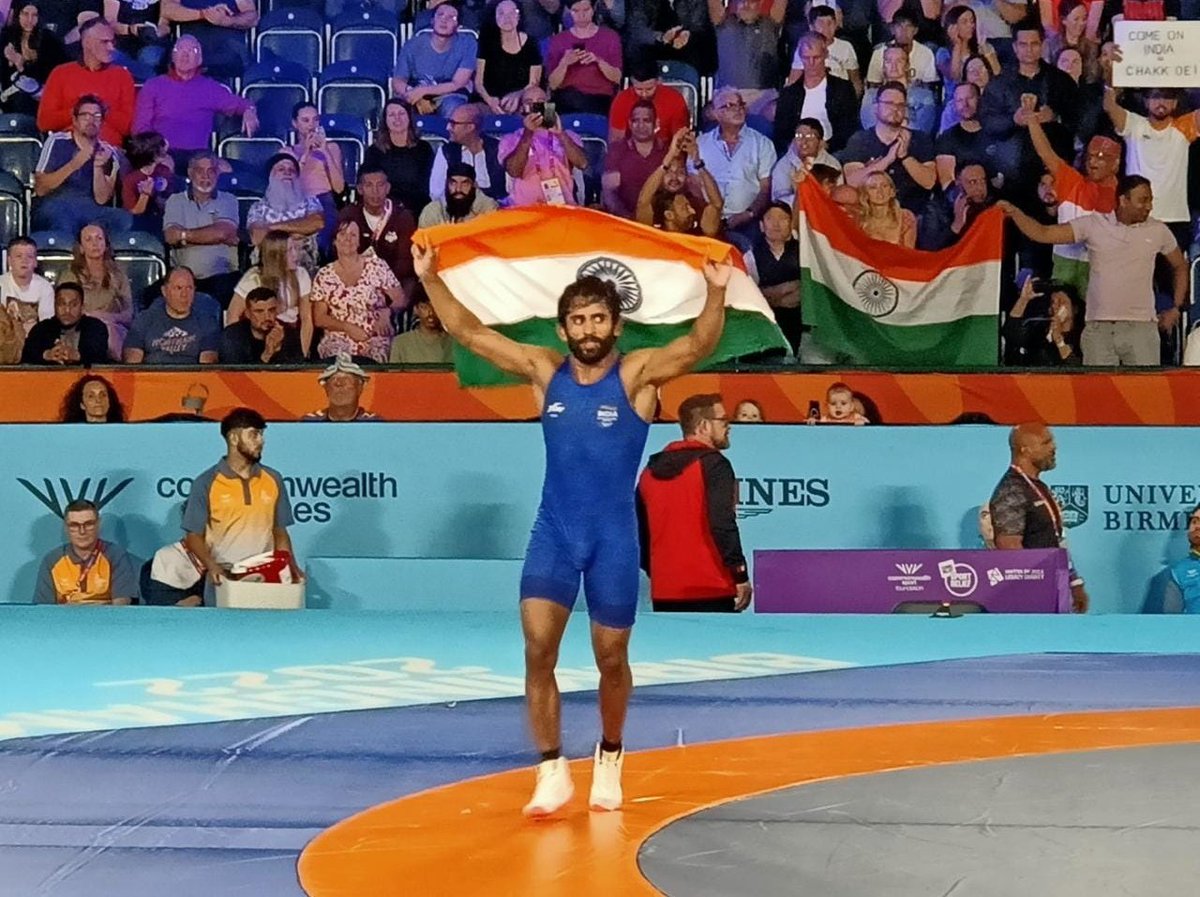amitantilactor's tweet photo. And that's Gold number 7.
Fantastic Bajrang winning the Gold in grand style. Shaandaar Zabardast Zindabad #CWG2022India #CWG2022 
#BajrangPunia #TeamIndia
https://t.co/rjQPo2XgjB