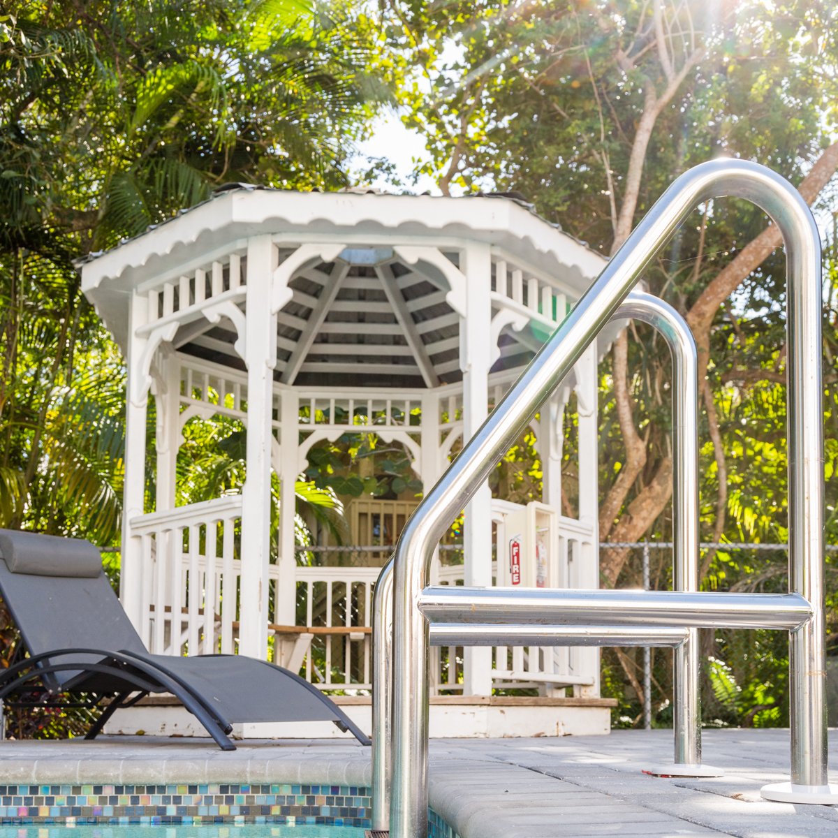CaptivaInn's tweet photo. Check in, drop your bags, and head straight for a relaxing time by our pool. Book your stay today by visiting our website at https://t.co/XBHwzWH9a8. https://t.co/kkNAQEm1rK