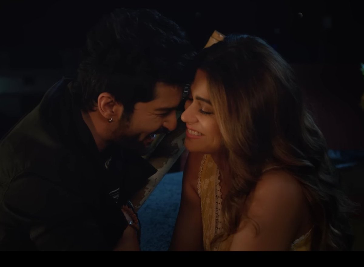 bhavneetkaushal's tweet photo. The Day is about to end but this song has given it a new start,  amazing chemistry @ShamitaShetty @RaQesh19 #RaqeshBapat #ShamitaShetty your couple will be remembered like this only ❤️ and @SachetParampara great job #TereVichRabDisdaOutNow #TereVichRabDisdaXShaRa #ShaRa https://t.co/ogM9WoMvR4