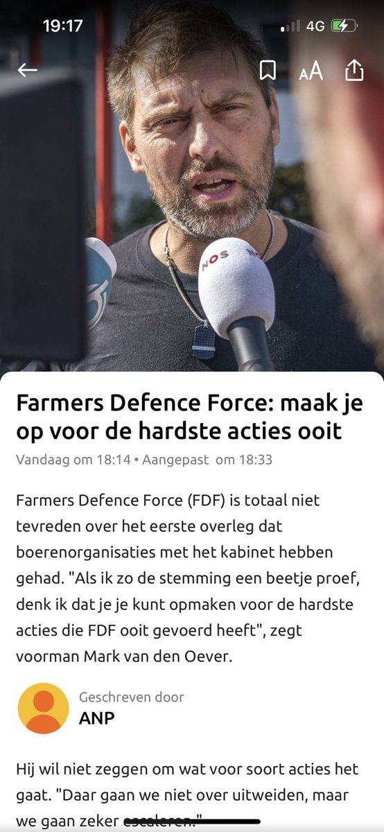hannevanaart's tweet photo. Dus niet zelf aan tafel willen zitten en serieus mee willen praten maar ordinair vanaf de zijlijn blijven schreeuwen, dreigen en met je onbezonnen acties denken je gelijk te kunnen afdwingen… zo werkt het niet in dit land. Aanpakken, optreden en deksel erop. https://t.co/MXV92BRyqc