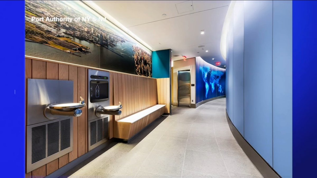 ABC7NY's tweet photo. Newark Liberty Airport may have one of the best restrooms in the country https://t.co/nFRUoywPI5 https://t.co/BaqZZY8R80