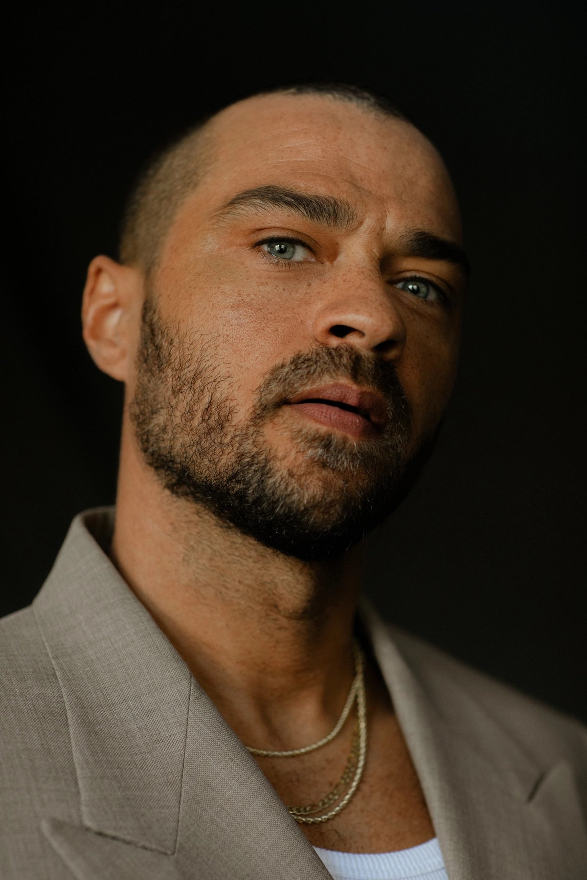  Happy Birthday to this beautiful man Jesse Williams  