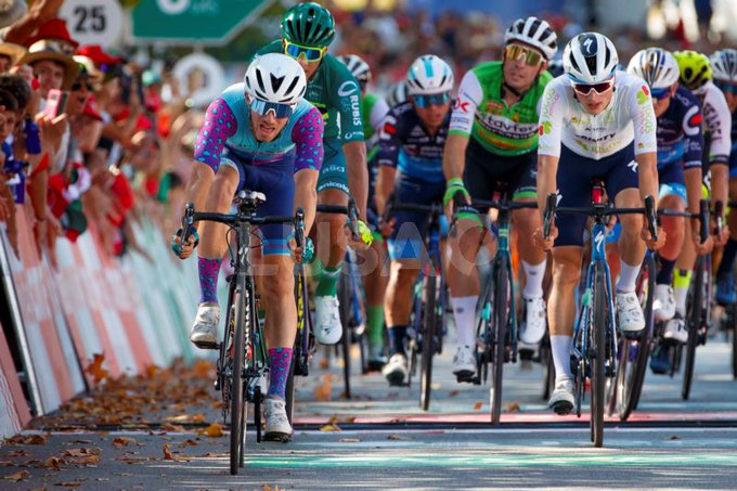 1ª #VoltaPortugal 

Scott Mcgill resuelve al esprint

-CRÓNICA
-CLASIFICACIONES COMPLETAS
-VÍDEO LLEGADA
-PERFIL PRÓXIMA ETAPA

Puntos #TopCiclo21 para <a href="/pabloalonso64/">Pablo Alonso!!</a> que terminó 9º

ciclo21.com/1a-volta-portu…