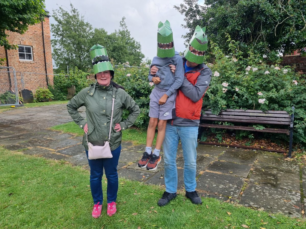pdfinegan's tweet image. The Whalley Range AllStars' Godzilla Town making a monstrous appearance @SIRF_Stockton     @wrasuk 
Roooar  Ggrrrrrr  Aaargghh