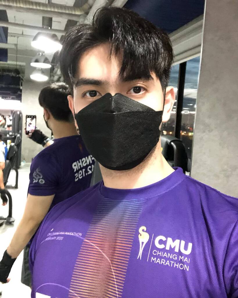 BeSuToKung's tweet photo. Friday vibes 😙 https://t.co/fBvpmxoN9F https://t.co/qMrhS78QLm