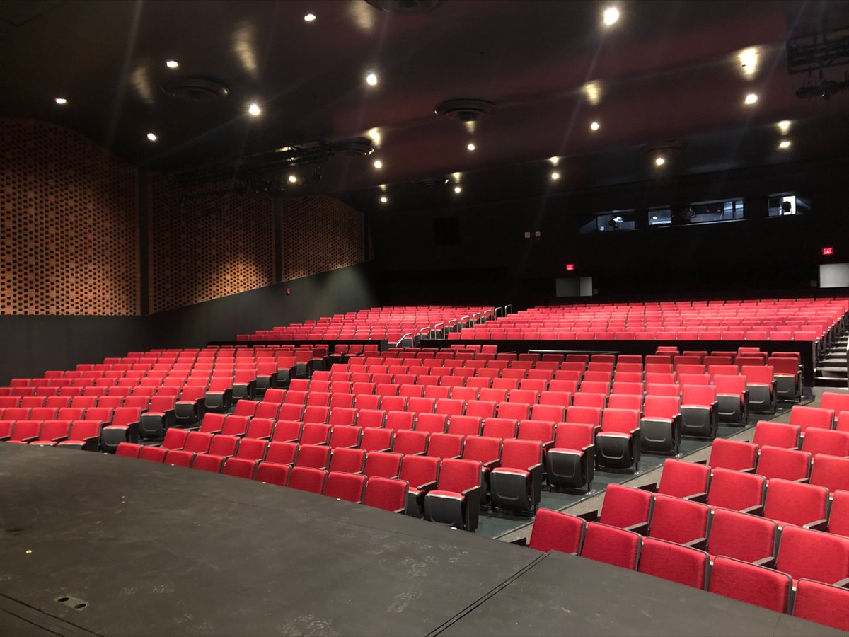 SRU Dance Tip:
Curious about the dress code for your dance classes? Keep and eye out for the class syllabus! Professors will outline their expectations for dress code in their syllabus!