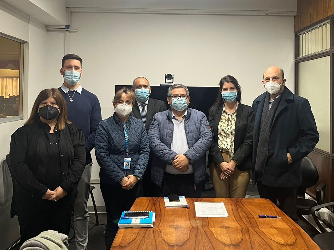 AgenciaProCba's tweet photo. #ComprasPúblicas ➡️ Nos reunimos con autoridades del Seguro Social de Salud @EsSaludPeru 🇵🇪 y de la Oficina de Servicios para Proyectos de las Naciones Unidas en #Perú. ✅Revisamos planes anuales de contrataciones, necesidades insatisfechas y principales demandas vigentes. https://t.co/m2EfI3KEm2