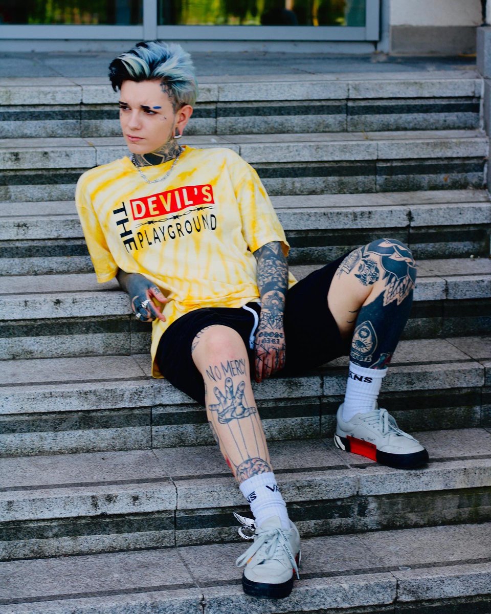 These remaining tie dye tees are available in-store. 

We have pink, yellow and grey 

New drops next week!

Modelling by @holly_inked 

#tattooclothing #tattooinspiredclothing #altfashion #handprintedfashion #screenprinted #screenprintlife #independentclothing #inked #helsinki https://t.co/AyXRBW5RZI