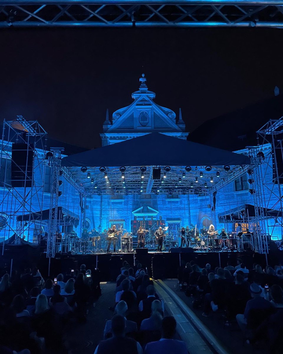 HansZimmer's tweet image. More from London!