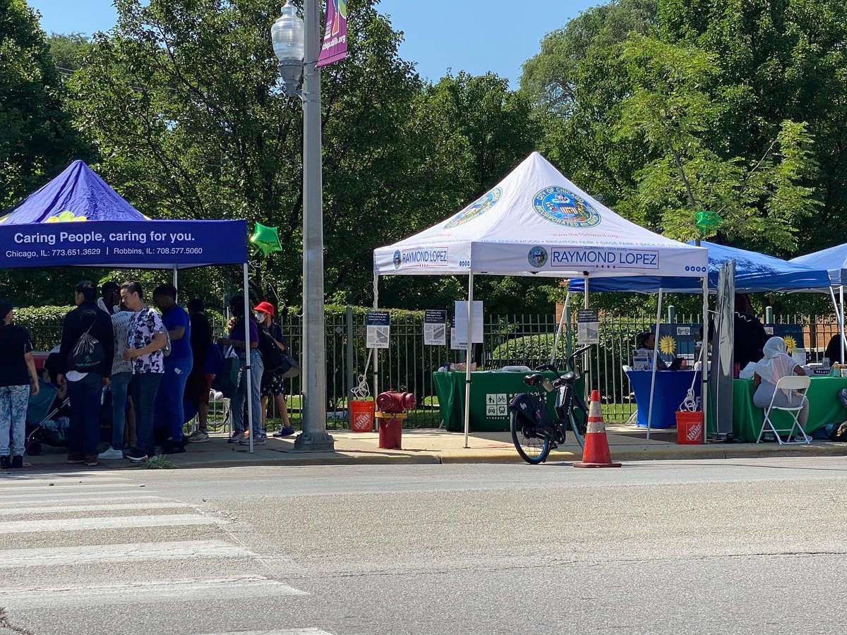 ChicagoSafe's tweet photo. Current situation….
7th Annual Englewood Community Health Fair. #SlowDownChicago #VisionZeroChicago #ChicagoSAFE
@rushalzheimers @VZchicago @ChicagoDOT @RLopez15thWard @IDOT_Illinois https://t.co/fa8A6M1QaW