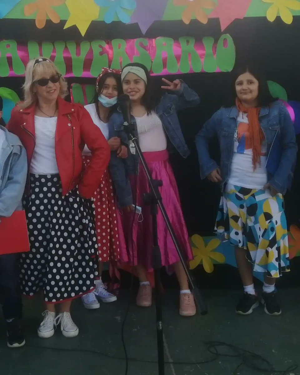 SotoRubila's tweet photo. #AMOSERPROFE 
#PROFESOL #quintosolcito

60 años de la escuela Teniente Serrano 

Siembra amor y cosecharás niños felices e integrales

Hoy de los años 60 
S☀️lcito https://t.co/iesPWCAd1x