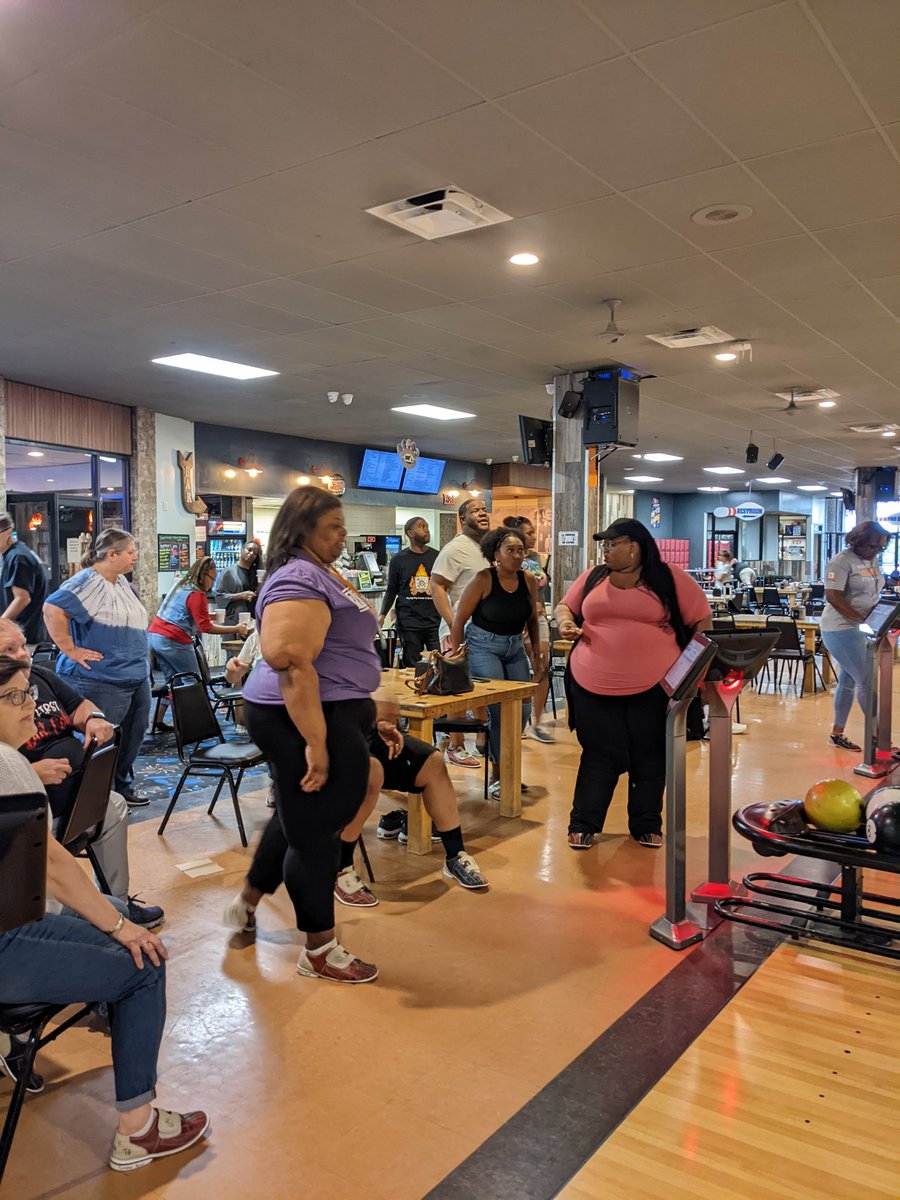 jalexander_EdD's tweet image. We had so much fun at our Roberson Middle School Leadership Retreat! Thank you to our administrative team for putting this together. #RMSELEVATION #RemarkableDNA @CeceliaBrumsey @CaptivatingCan @MrsDunbar6 @casey_wheaton @RobersonSpring