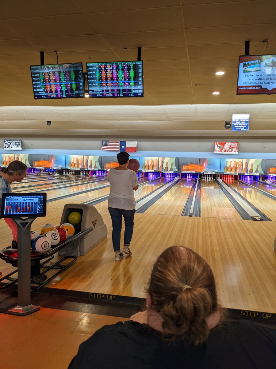 jalexander_EdD's tweet image. We had so much fun at our Roberson Middle School Leadership Retreat! Thank you to our administrative team for putting this together. #RMSELEVATION #RemarkableDNA @CeceliaBrumsey @CaptivatingCan @MrsDunbar6 @casey_wheaton @RobersonSpring