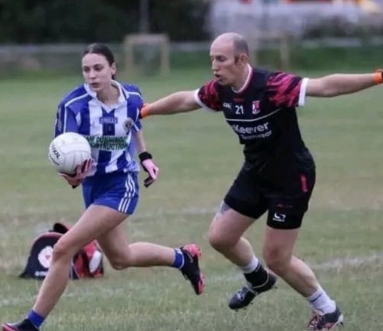 OK. So I risk losing my Twitter account with this tweet as two women have been suspended from Twitter in last few hours for saying something about this player in the Gaelic women’s football team. But courage calls to courage etc. Name of Giulia. No, not the one in blue…