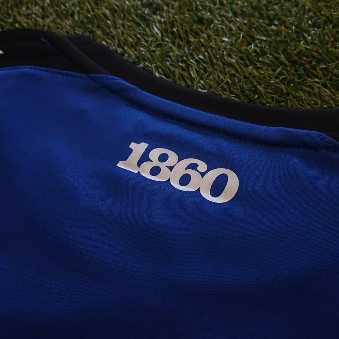 Those stripes.. That 1860 😍

Say hello to @HallamFC1860's special third kit which they will wear primarily for @EmiratesFACup matches this season 💙🖤

@hummelsport 🤝 #HallamFC 🤝 #bytwentytwo