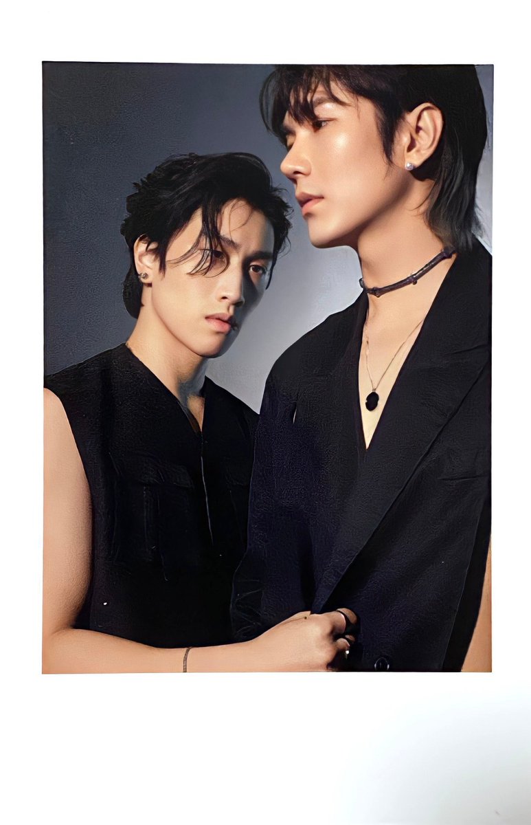 thalop3q's tweet photo. ไปแหย่เขาก่อน แต่ตัวเองโป๊กว่า เห้อๆ #ไบเบิ้ลบิว https://t.co/vXLri52pHk
