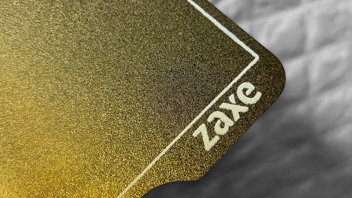 FilamentFrenzy's tweet photo. I don’t get emotional often but that included message did it 😢 💙
Check out that doobie sided textured build plate that ships with the @Zaxe3D Z3 400x300x350mm build volume 🤯
My trusty MK3S plate for scale 🧡
#3Dprinting #Zaxe3D https://t.co/fRqsj0p7pe