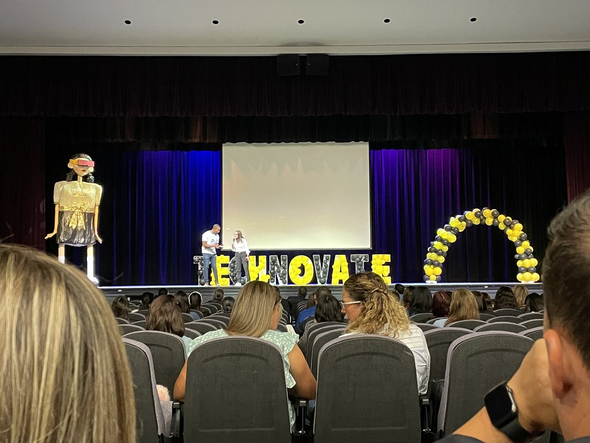 A_lpz22's tweet image. I’m ready for the first day of school! Let’s do this😋.
#technovate2022