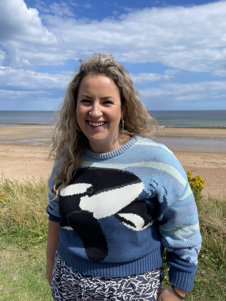 From St Andrews #SMM2022 @_SMRU_  hub, @emilyhague is making us proud - #SMMfashion in full swing, killer whales always!