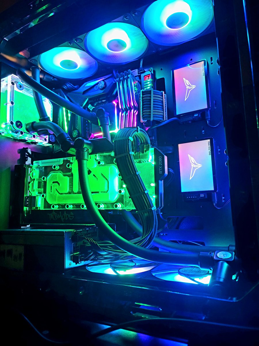 InWin's tweet image. We're unsure which visual of #Tpbmods's Project Vestige we like better. The #InWin AIRFORCE as rustic art or the ARGB lightshow? We like both! Which do you prefer?!