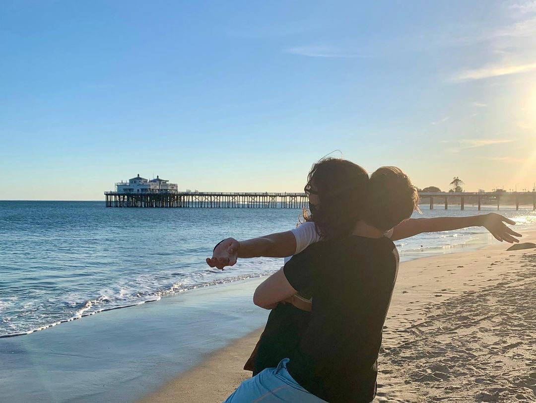 CMossFans's tweet photo. Courtesy of True’s instagram, a little #flashbackfriday❤️ 
Repost from @trueobrien
•
“If you’re a bird, I’m a bird” 🦅 💍 

I love you @1caseymoss #thenotebook #filmnerd https://t.co/wkpFUozyKH