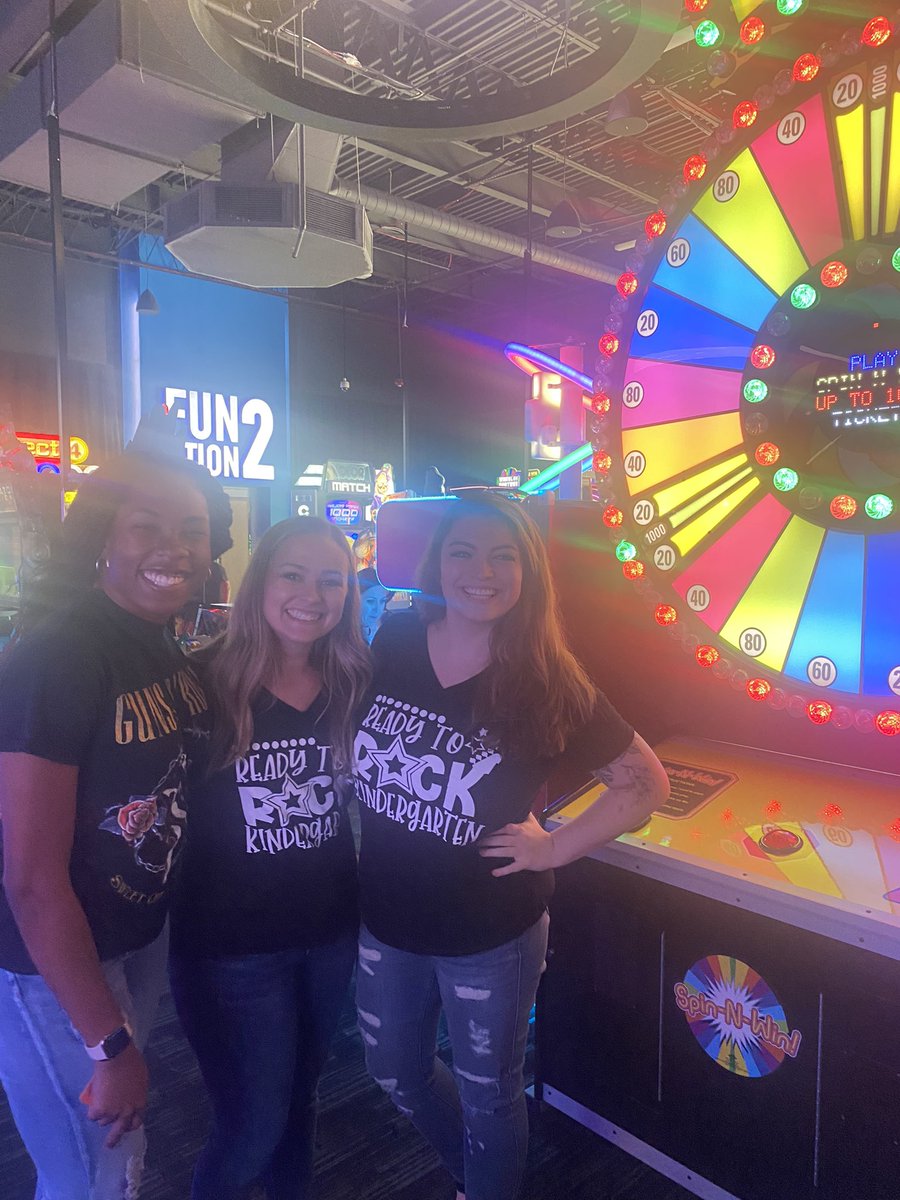 PageElem's tweet photo. Teachers at Rayma had some fun at D&B today! We dressed like the rockstars that we are! 🎸 🎤 @LeeSchools #raymatweets https://t.co/2p54X3Xdao