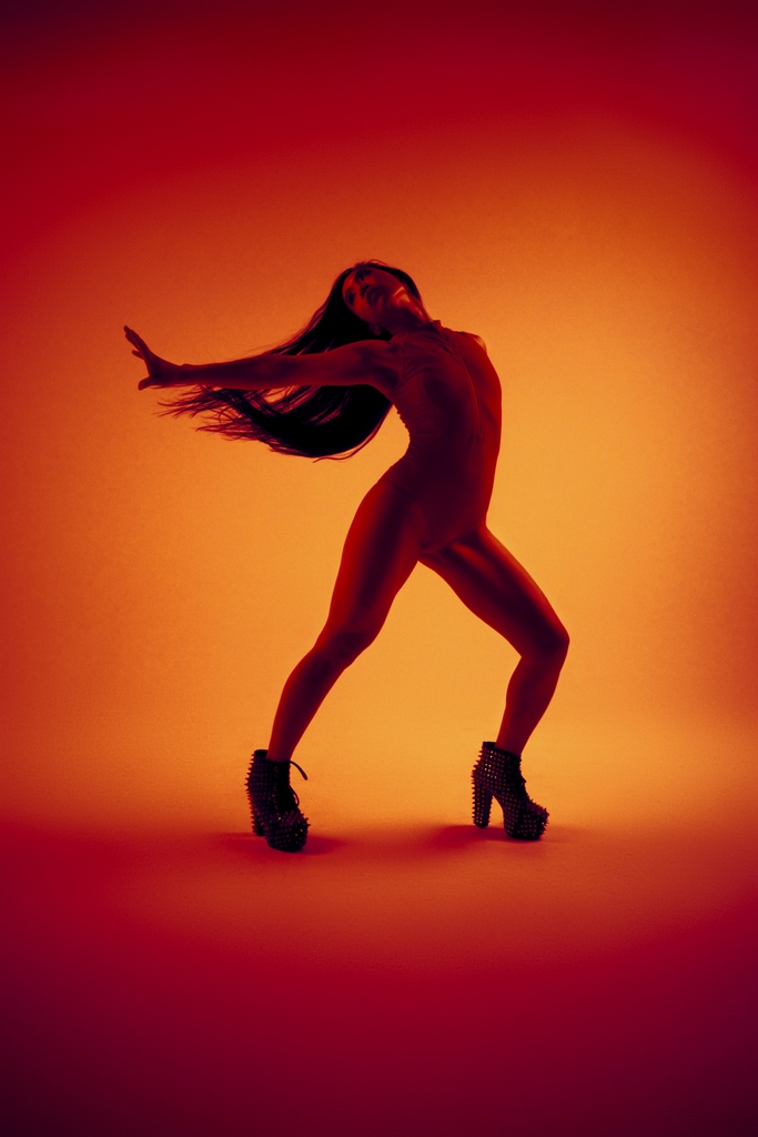 elmererana's tweet photo. Dynamic Carole - messing with color gels in #studio. #opticalsnoot #strobepro #photography #portraits of a #dancer #yyc https://t.co/TciWnHWt3f