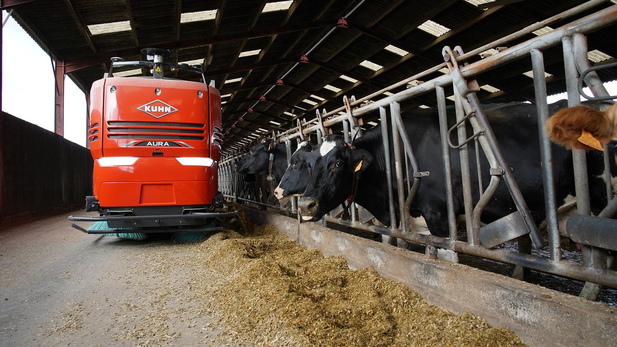 KUHN_UK's tweet photo. π°πNew KUHN autonomous diet feeder launched
The new AURA works autonomously using GPS and RTK to move around a farm collecting and feeding out a TMR.
Read more here β¬οΈ
https://t.co/QJpwxypT50
#bestrongbekuhn #futureoffeeding https://t.co/sZVHv1XRya