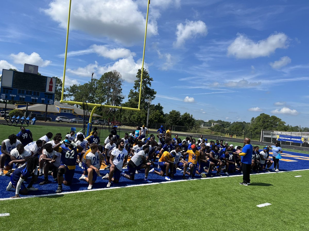 Kwray54's tweet photo. Good Day 1! Players battled through the heat with great Effort and Enthusiasm. We got better! Long way to go but good work. #FVSUFootball #CatBuilt #CatStrong #TrenchMob https://t.co/66kzyaxEwU