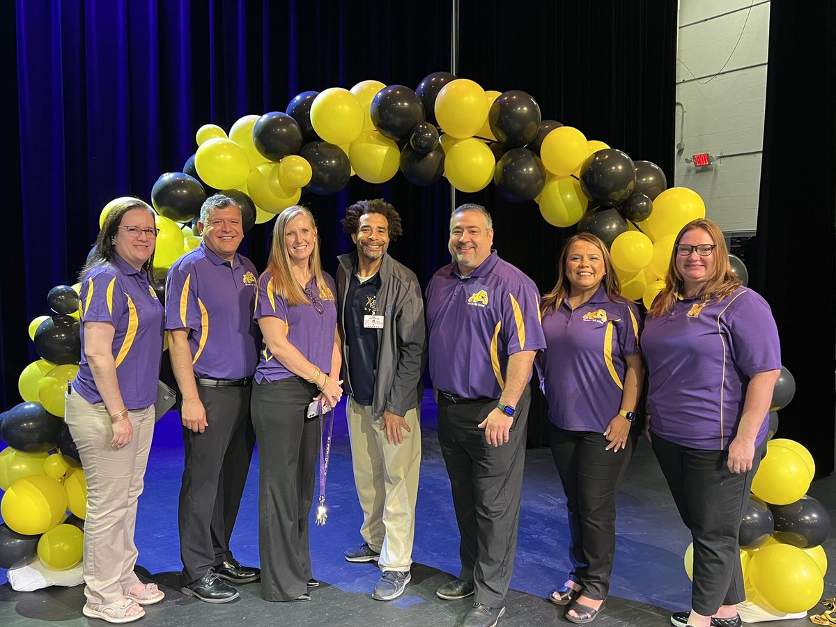 edna2500's tweet image. Technovate 2022!💜💛 #technovate2022 @sfriedlein @GarciaManu10 @McHiPride @hollybeara @pbriggs728 @McAllenISD