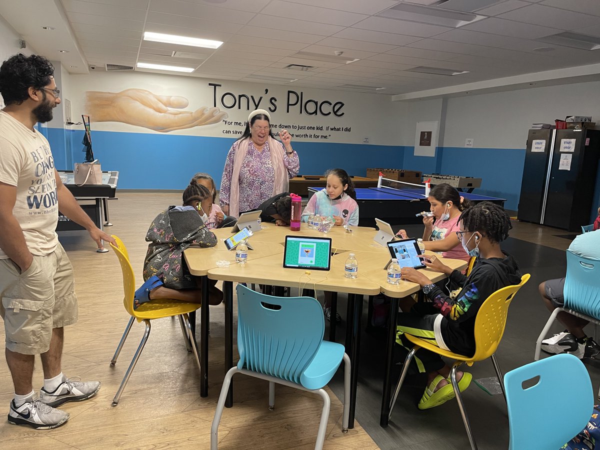 Learning together at the Paterson @BGCNJ! Our Tutors and Scholars are awesome! @BedtimeMath <a href="/CurriculumAssoc/">Curriculum Associates</a> <a href="/TCNJSchoolofEd/">TCNJ School of Ed</a> <a href="/AshleyBencan/">Ashley Bencan, she/her</a> <a href="/read12me/">Katherine Bassett</a>