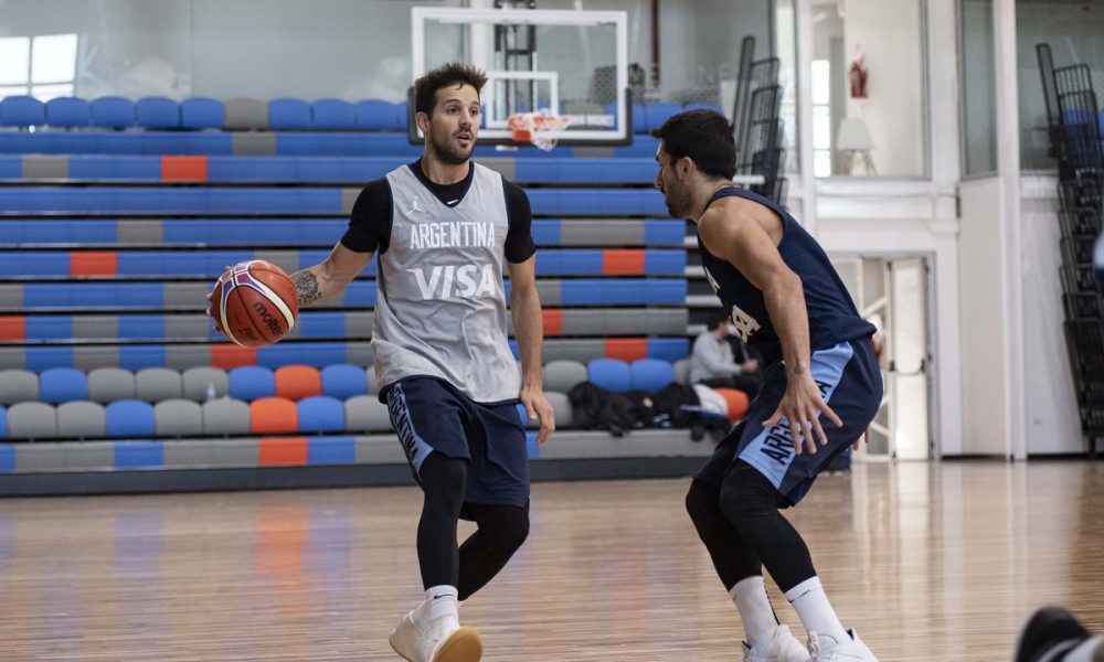 labrujula24's tweet photo. La Selección de Básquet hará un entrenamiento a puertas abiertas en el Dow Center https://t.co/CgbsSVCubd #Deportes #chegarcía #dowcenter #entrenamientoapuertasabiertas https://t.co/zEMUTzzUAF