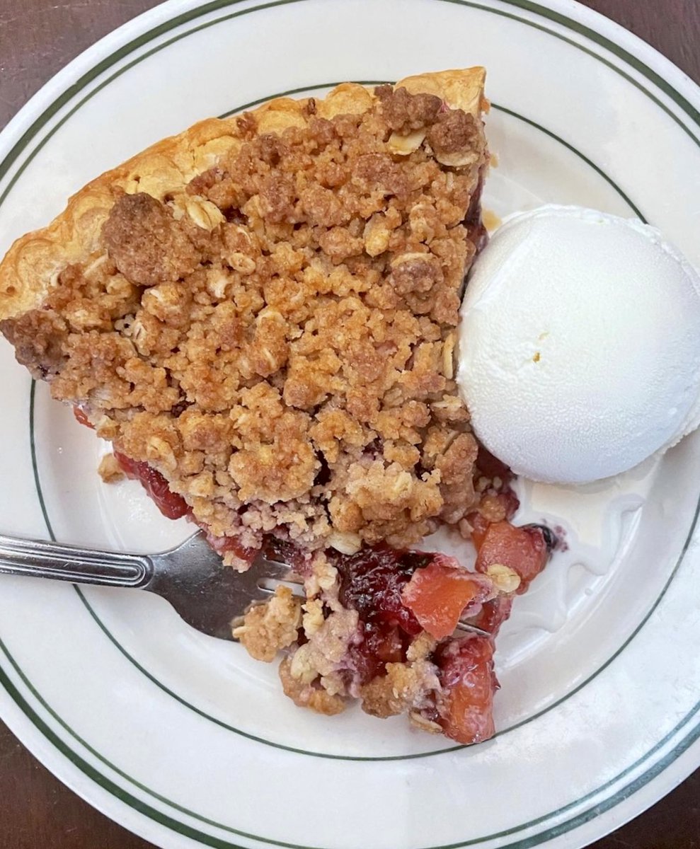 Peach Huckleberry Pie giving us all the summer vibes #joesseafood