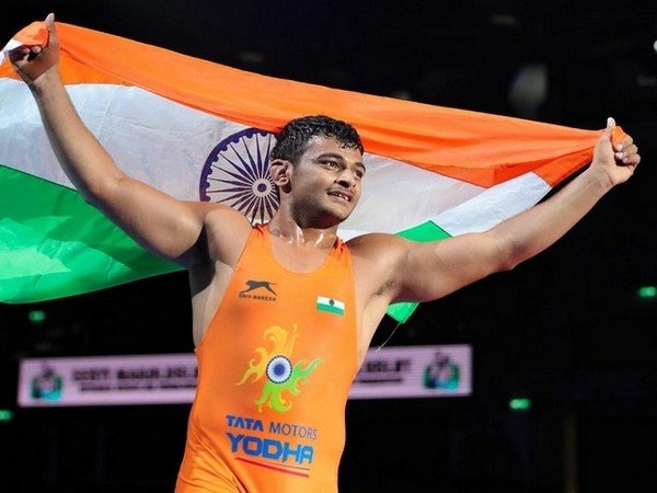 Deepak Punia makes it a Hat-trick of Gold medals in Wrestling for <a href="/WeAreTeamIndia/">Team India</a> 🏅🇮🇳 Phenomenal stuff 👏🏽 #CWG2022India