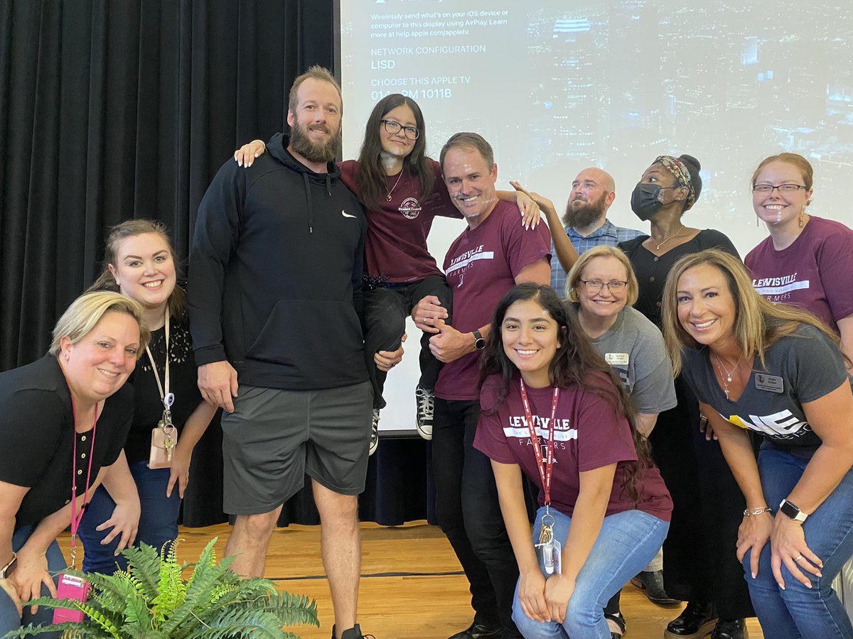 WilliamsonLHSH's tweet photo. Team D rocks!!!! #harmonjourney2022 https://t.co/avyVV6qTBX