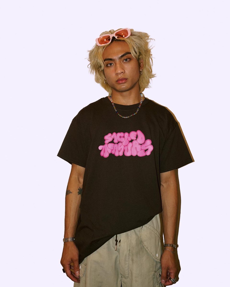 ChamoyChalo's tweet photo. Sacred treasures drop#1 
Shirts going for 25$ for Vegas locals 
30$ out of state/city to cover shipping 
SUPPORT YA BOY 🧜🏽‍♂️🧞‍♂️ https://t.co/5vBEIJgvBW