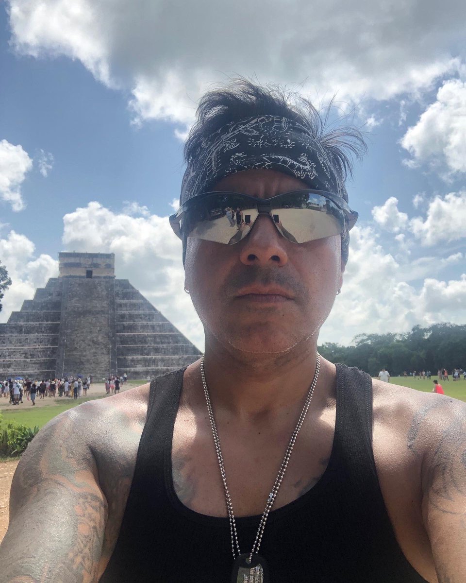 BDTRmx's tweet photo. El nuevo disco se llama KKK (KuKulKan) hoy lo presentamos por primera vez en vivo en Mérida Yucatán, pero primero pasamos a rendir tributo a la pirámide de KuKulKan, en ChiChen-Itza, nos vemos en el Delorean Retro 8pm, CDs de regalo #BDTRmx #Bloodatormex #HCMX #KKK https://t.co/Z5SpD0M9Rl