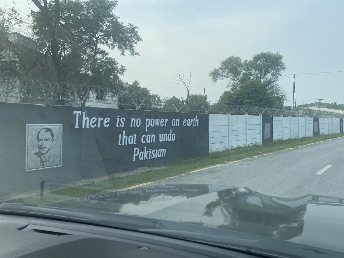 AhmedNRaja's tweet image. ﷲ تعالٰی اس ملک کو ہمیشہ قائم و دائم رکھے اور اس کو سیاست، عدلیہ، بیوروکریسی، فوج اور دیگر اداروں میں ایسے لوگ میسر کرے جو اس ملک کو ترقی کی راہ پر گامزن کرنے میں کردار ادا کریں- اور تمام شعبوں میں کرپٹ عناسر جنھوں نے اس ملک کو کھوکھلا کیا ان سے نجات ملے-
#ISPR
 #pakistanmap2020
