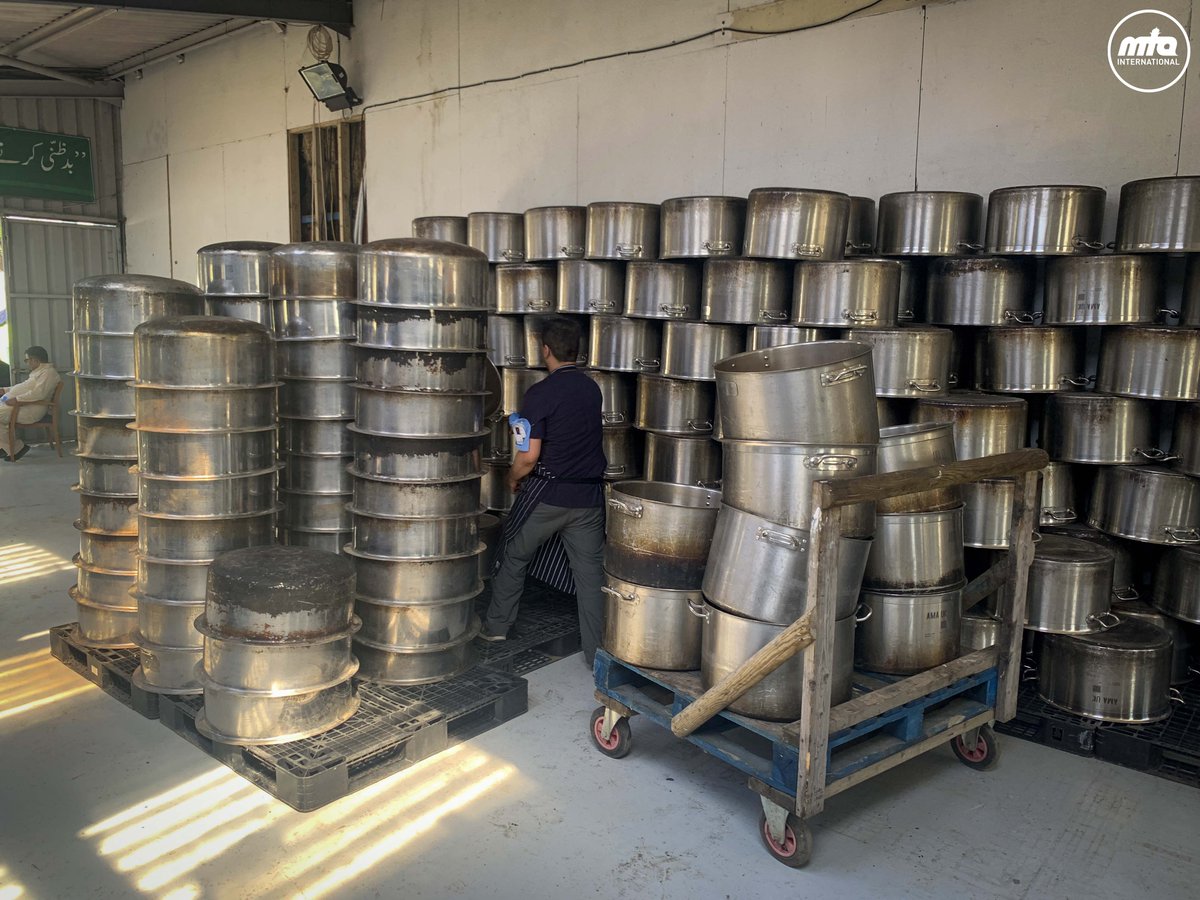 JalsaConnect's tweet photo. Some of pots it takes to provide meals for the guests of the Promised Messiah (as). 
#JalsaConnect https://t.co/hg2jztANCN
